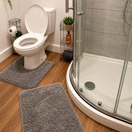 Elegant 1br Near Trafford Centre Apartamento