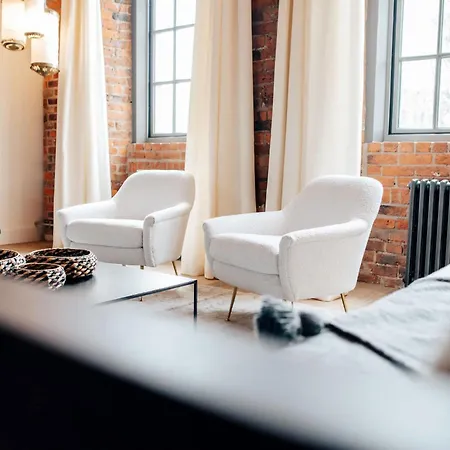 Apartman Africana At The Heim Manchester