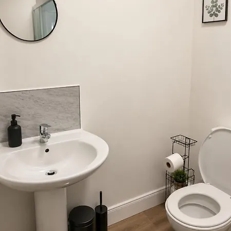Апартаменты Elegant 1br Near Trafford Centre *