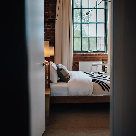 Apartman Africana At The Heim Manchester