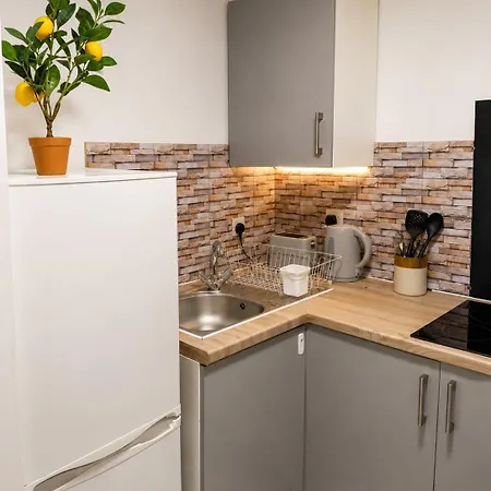 Flat In - Dudleys Dove Manchester