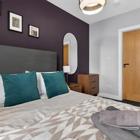 Close To Media City-old Trafford - 5 Bedroom House *
