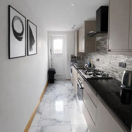 Sindhu Luxury * Manchester