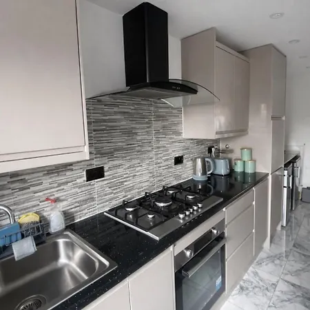 Sindhu Luxury * Manchester