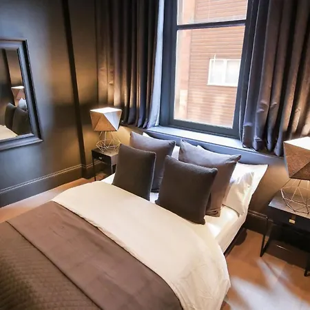 Midnight At The Heim Manchester