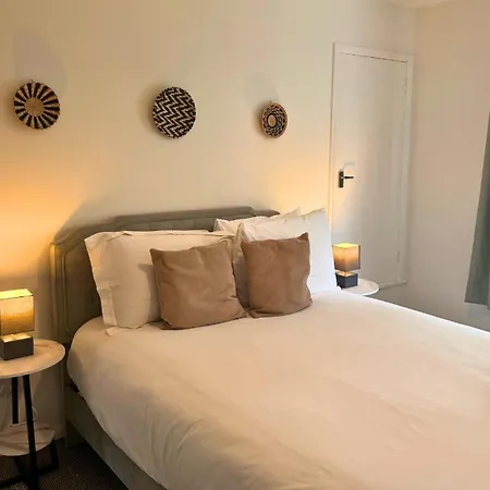펜션 Stylish 1br Retreat With Garden And Rustic Kitchen *