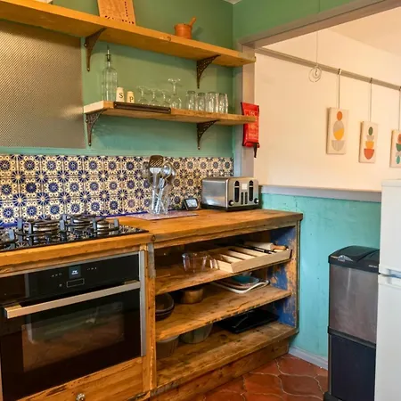 Stylish 1br Retreat With Garden And Rustic Kitchen *