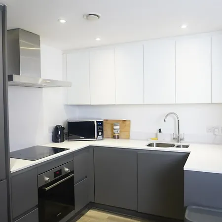 Apartmán Spacious - Pool Table - Next To Ao Arena - Local Transport Links - Parking *