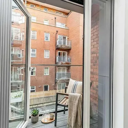 Apartmán Convenient 2 Bedroom *