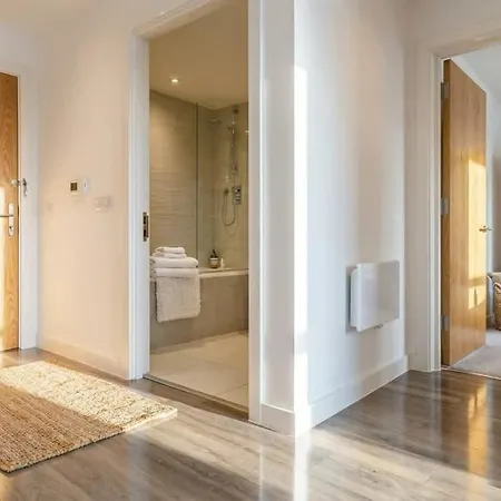 Convenient 2 Bedroom * Manchester
