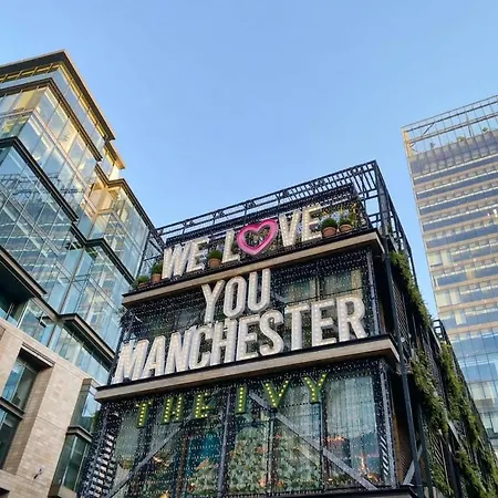Convenient 2 Bedroom Manchester