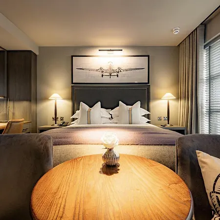 Dakota Airport 4* Manchester