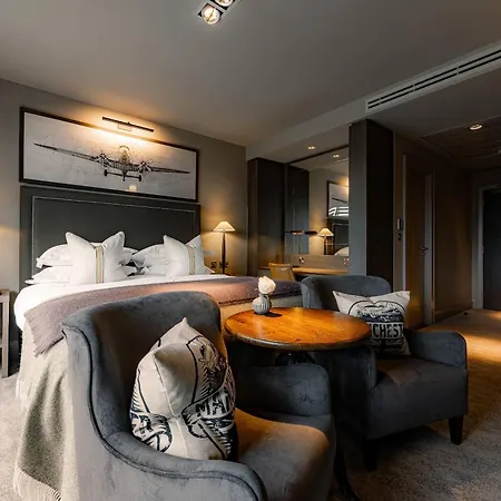 Dakota Airport 4* Manchester