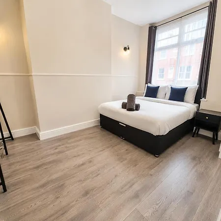 3-bed Sleeps 6 Free Parking Work *