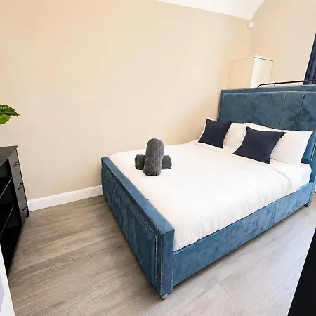 Holiday home 3-bed Sleeps 6 Free Parking Work