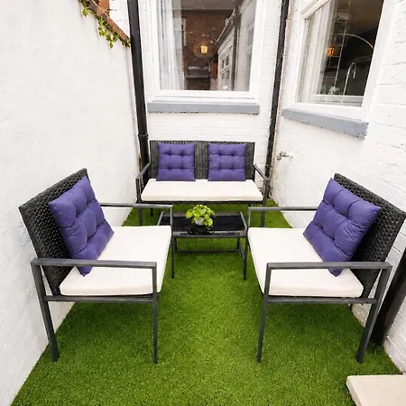 3-bed Sleeps 6 Free Parking Work Holiday home *