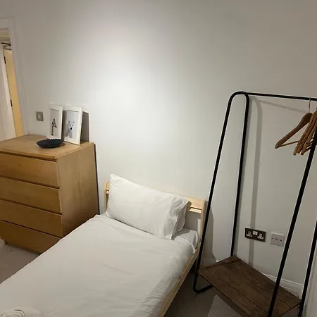 2-bed Flat In West Didsbury Near Fletcher Moss * Manchester