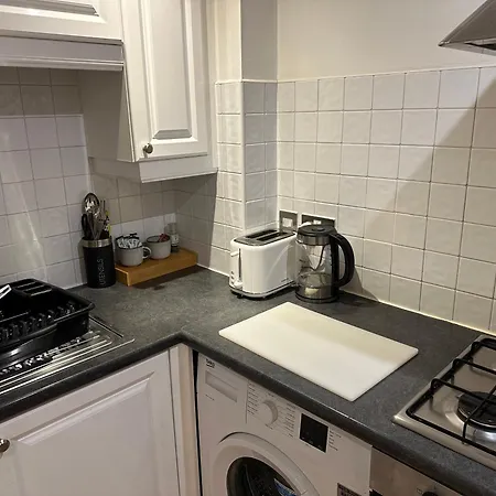 2-bed Flat In West Didsbury Near Fletcher Moss