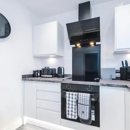 Дом отдыха Game Zone, Trafford Centre Nearby, Sleeps 8