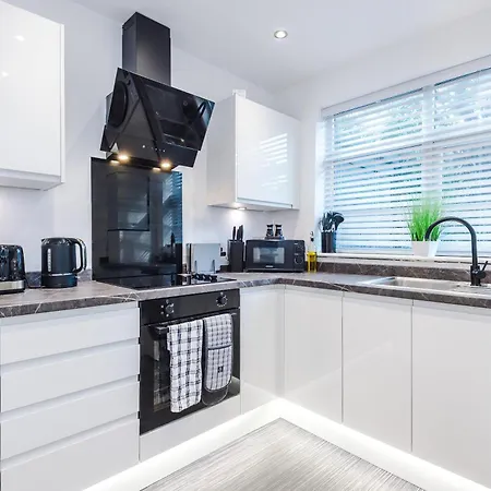 Дом отдыха Game Zone, Trafford Centre Nearby, Sleeps 8 Манчестер