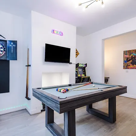 Game Zone, Trafford Centre Nearby, Sleeps 8 Дом отдыха Манчестер