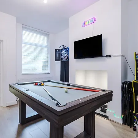 Game Zone, Trafford Centre Nearby, Sleeps 8 Дом отдыха Манчестер