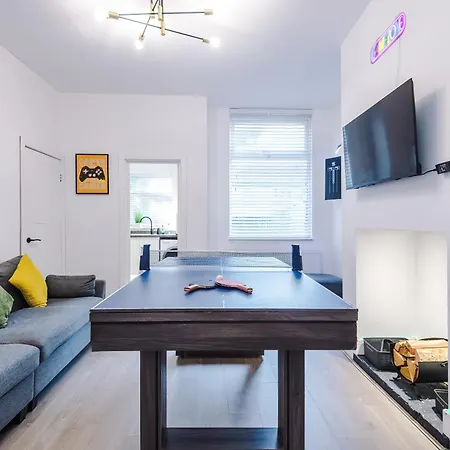Game Zone, Trafford Centre Nearby, Sleeps 8 Дом отдыха Манчестер