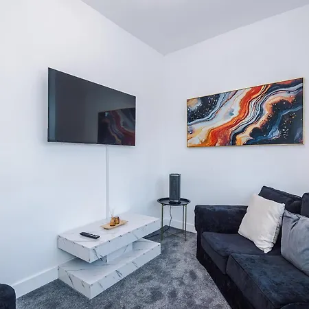 Дом отдыха Game Zone, Trafford Centre Nearby, Sleeps 8 Манчестер
