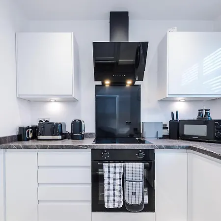 Дом отдыха Game Zone, Trafford Centre Nearby, Sleeps 8 *