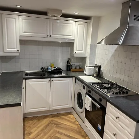 2-bed Flat In West Didsbury Near Fletcher Moss * Manchester
