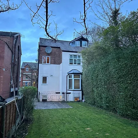 Apartamento 2-bed Flat In West Didsbury Near Fletcher Moss *