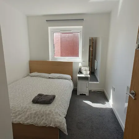 New Private In Shared 2 Bed Flat Delta Point Manchester