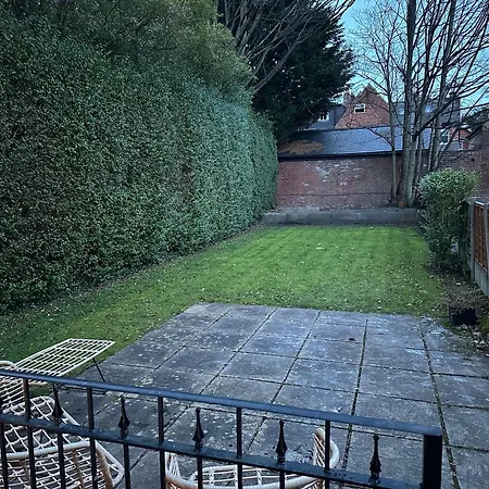 Apartamento 2-bed Flat In West Didsbury Near Fletcher Moss