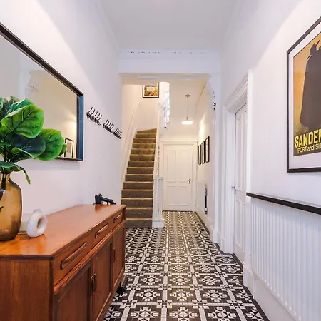 Perfect Getaway At Smedley House * Manchester