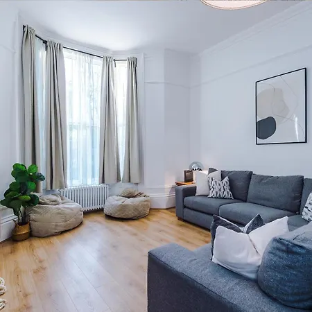 Perfect Getaway At Smedley House Apartment Manchester