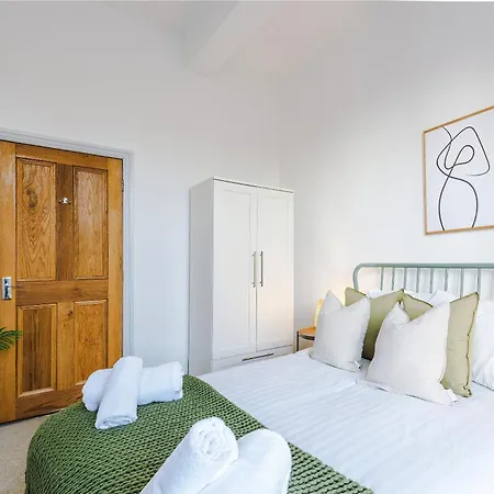 Perfect Getaway At Smedley House Apartamento Manchester