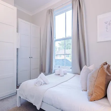 Perfect Getaway At Smedley House * Manchester