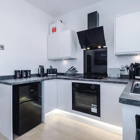 Boutique Mcr With Games Table, Sleeps 9