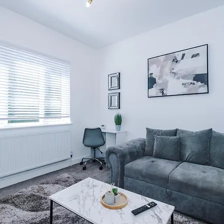 Дом отдыха Boutique Mcr With Games Table, Sleeps 9