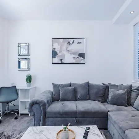 Дом отдыха Boutique Mcr With Games Table, Sleeps 9 Манчестер