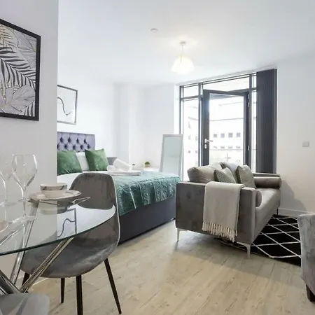 Appartamento Modern With Balcony In *