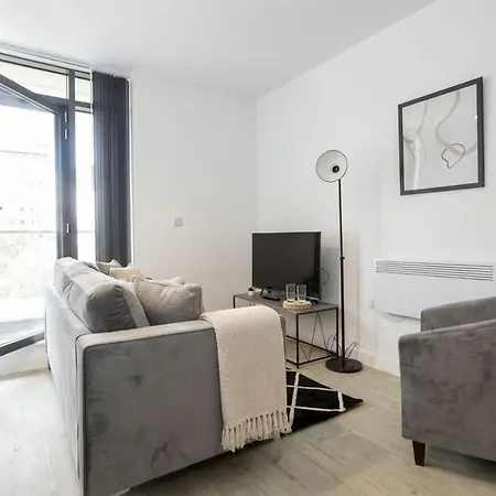 Modern With Balcony In Appartamento Manchester