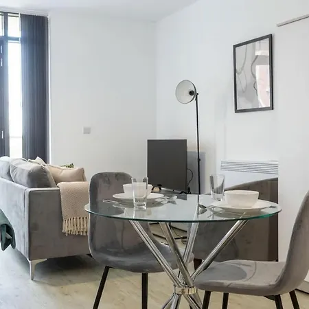 Modern With Balcony In * Manchester