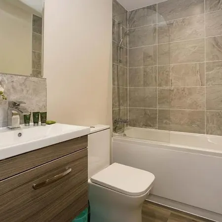 Modern 1 Bed W Fast Broadband * Manchester