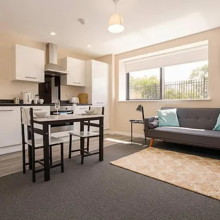 Modern 1 Bed W Fast Broadband Apartament