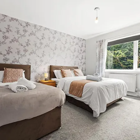 Apartman Modern & Spacious 4-bedroom In Crumpsall