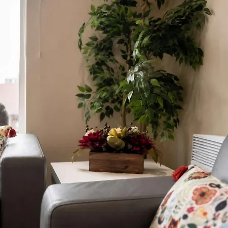 Modern 2-bed Living With Private Balcony * Manchester