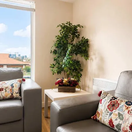 Modern 2-bed Living With Private Balcony Manchester