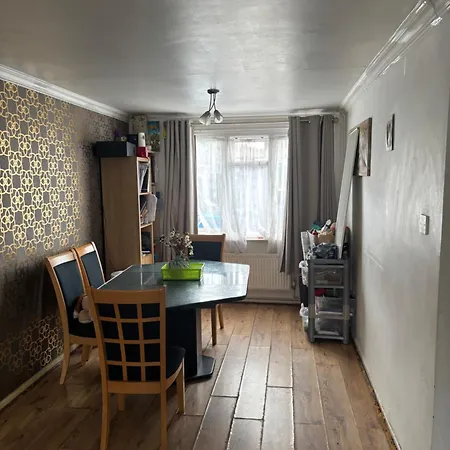 King Size -female And Family * Manchester