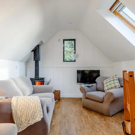 بيت خشبي 2 Bed In Ashton -under- Hill Oc-41827 *